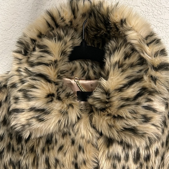 Four button faux fur J. Crew coat - Fall 2019 - Picture 3 of 11